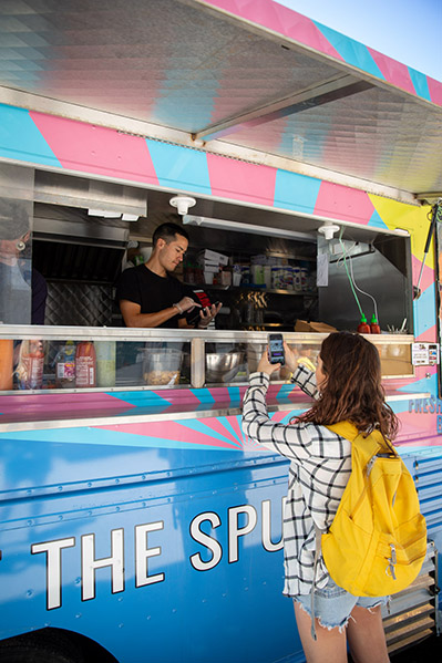 Students order food through TruckBux