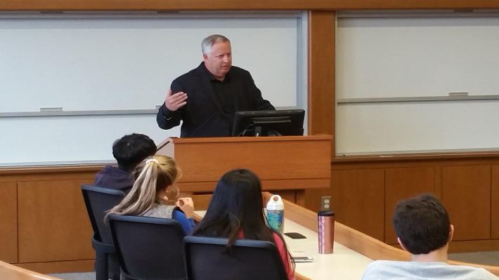 Mike Edwards, former CEO of Borders and eBags, addresses Drexel LeBow students.