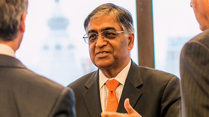 Raj Gupta MBA ’72, chairman of Aptiv PLC and Avantor and former Drexel Trustee