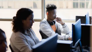 Drexel Economics students in computer lab