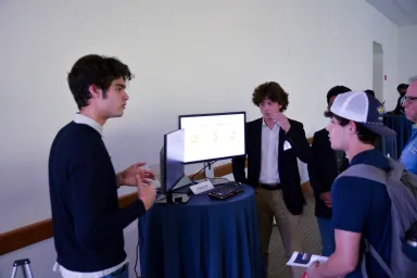 "ClassCut" presents its product.