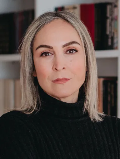 Headshot of Michaela Draganska