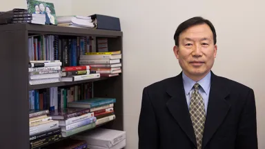 Headshot of Seung-Lae Kim