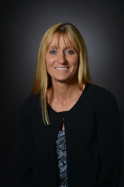 Lara Price Headshot