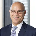 headshot of Ron Lumbra