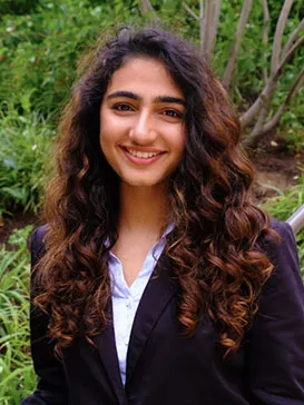 headshot of Naquiya Barwaniwala