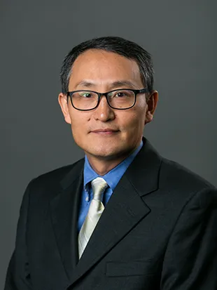 Headshot of Jeongsik Lee